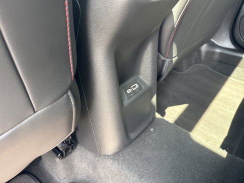 Used 2023 Buick Envision Essence w/ Sport Touring Package FWD image 15