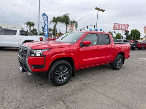 Certified 2025 Nissan Frontier SV RWD image 3
