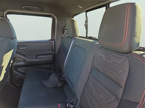Used 2024 Nissan Frontier PRO-4X w/ Technology Package image 10
