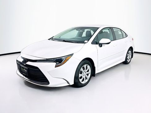 Used 2024 Toyota Corolla LE FWD image 3