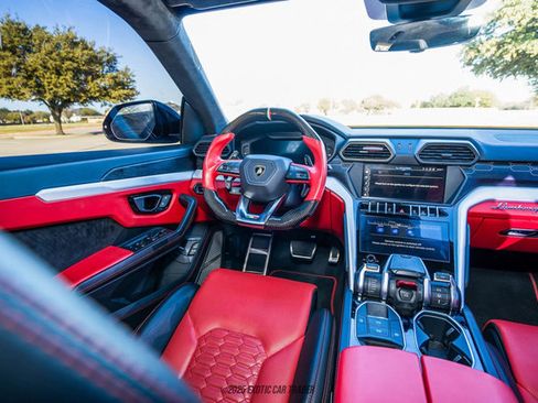 Used 2019 Lamborghini Urus image 21