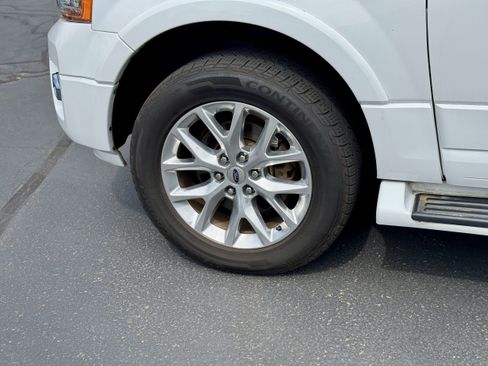 Used 2017 Ford Expedition Limited AWD/4WD image 8