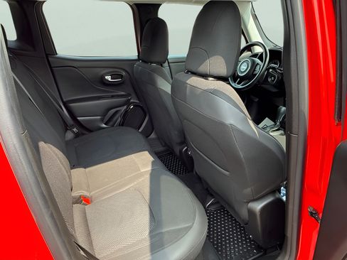 Used 2018 Jeep Renegade Altitude AWD/4WD image 34
