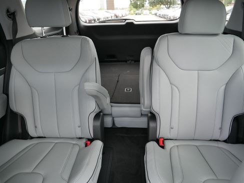 Certified 2025 Hyundai Palisade SEL AWD/4WD image 13