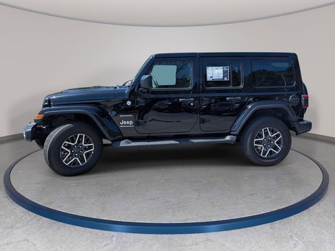Used 2024 Jeep Wrangler Sahara w/ Safety Group AWD/4WD image 8