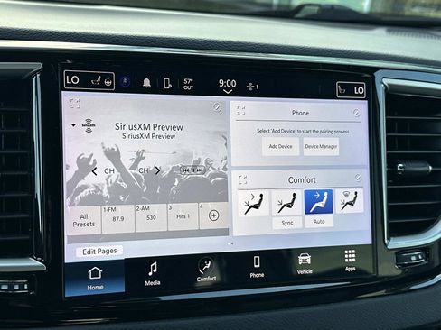 Used 2024 Chrysler Pacifica Touring-L image 7