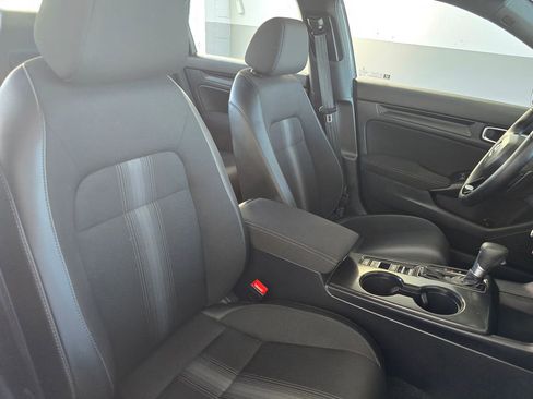 Used 2025 Honda Civic Sport image 11