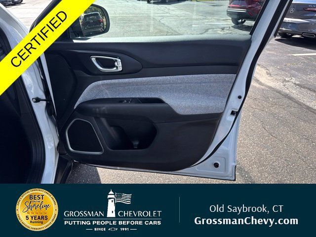 Used 2024 Jeep Compass Latitude w/ Convenience Group AWD/4WD image 26