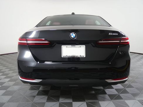 Used 2025 BMW 530i RWD image 3