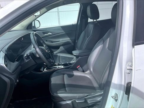 Used 2024 Buick Encore GX Sport Touring image 10