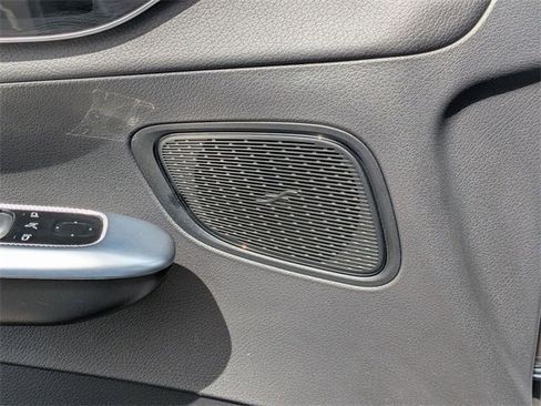 Used 2024 Mercedes-Benz GLC 300 4MATIC image 18