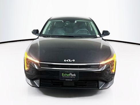 Used 2025 Kia K4 FWD image 2