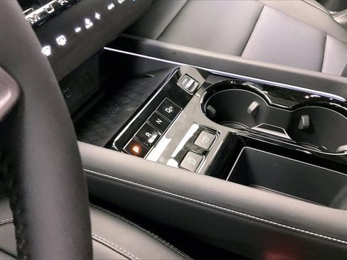 Certified 2025 Nissan Murano SL image 16