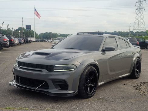 Used 2016 Dodge Charger R/T Scat Pack w/ Technology Group RWD image 5