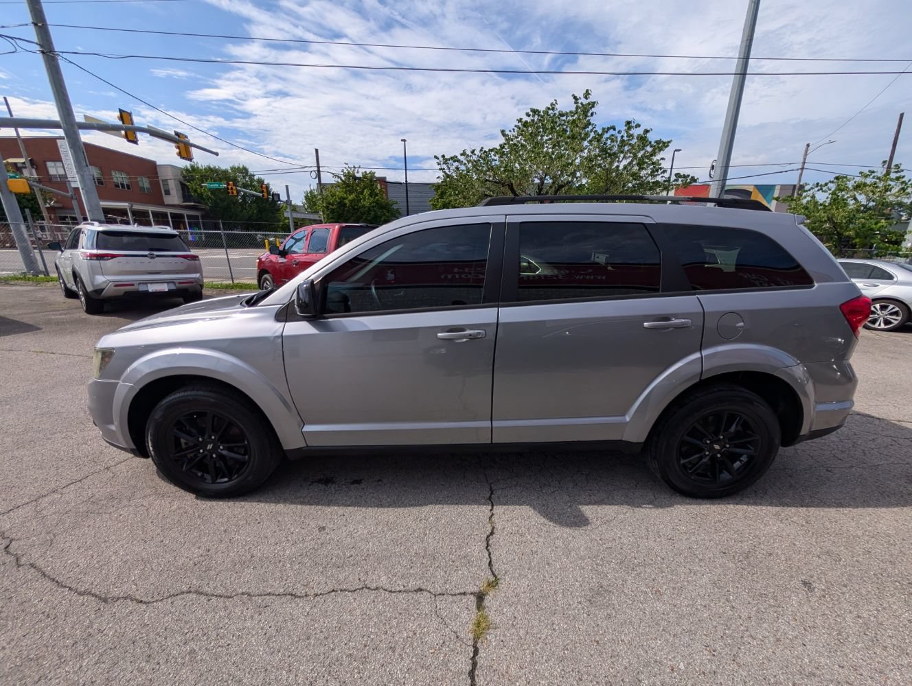 Used 2019 Dodge Journey SE w/ Connectivity Group FWD image 9