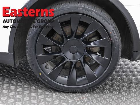 Used 2022 Tesla Model Y Long Range AWD/4WD image 26
