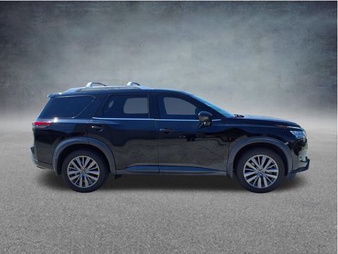Used 2022 Nissan Pathfinder SL w/ SL Premium Package FWD image 6