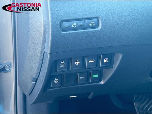 Used 2019 Nissan Rogue SL w/ Premium Package image 13