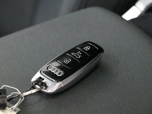 Used 2022 Audi Q7 3.0T Premium w/ Convenience Package AWD/4WD image 42