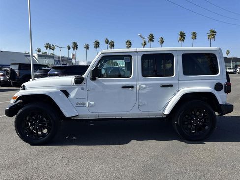 Used 2024 Jeep Wrangler Sahara image 5