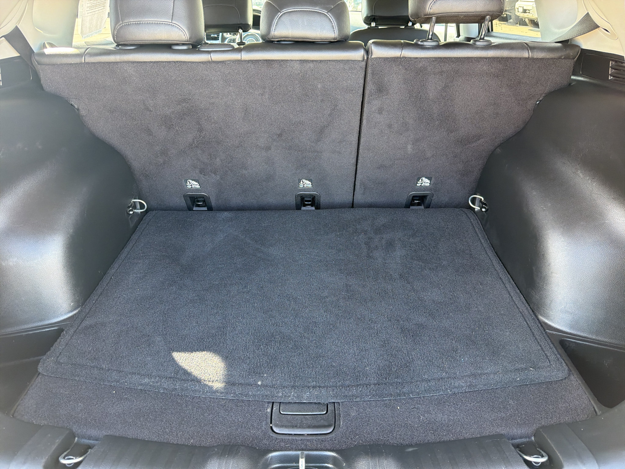 Used 2019 Jeep Compass Latitude w/ Cold Weather Group AWD/4WD image 17