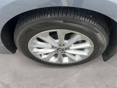 Used 2021 Toyota Corolla LE image 14
