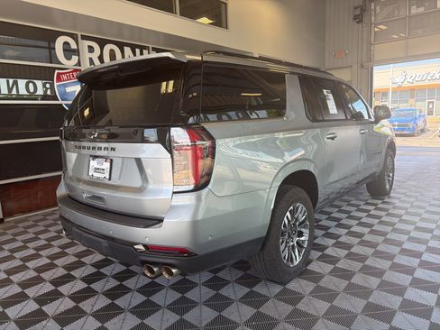 Used 2025 Chevrolet Suburban Z71 AWD/4WD image 6