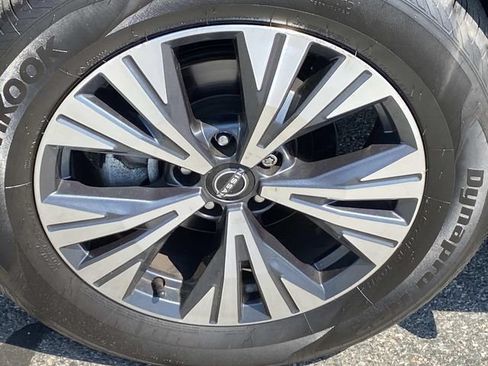 Used 2023 Nissan Rogue SV w/ SV Premium B Package AWD/4WD image 30