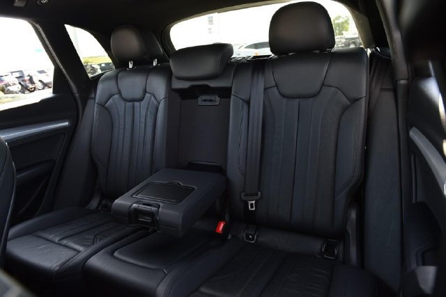Used 2020 Audi Q5 2.0T Premium w/ Titanium Sport Package AWD/4WD image 24