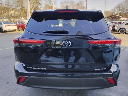 Used 2021 Toyota Highlander XLE image 5