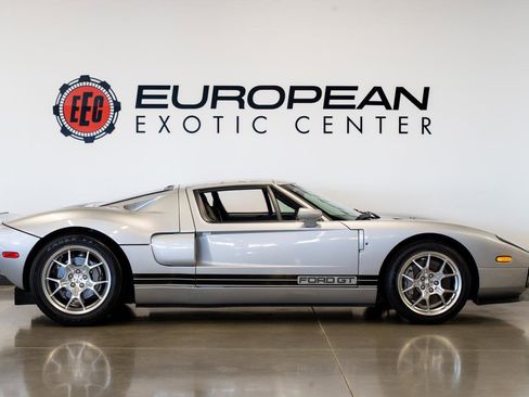 Used 2005 Ford GT image 24