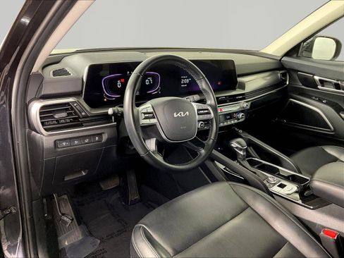 Used 2025 Kia Telluride S AWD/4WD image 16