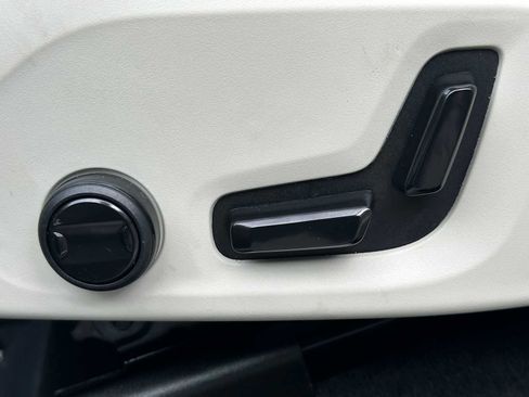 Certified 2024 Volvo XC60 T8 Plus w/ Protection Package Premier image 22