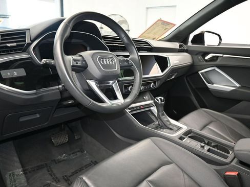 Used 2025 Audi Q3 2.0T Premium image 14
