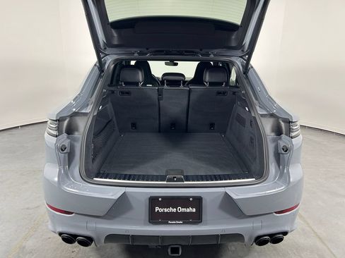 Used 2025 Porsche Cayenne GTS AWD/4WD image 29
