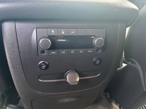 Used 2014 Chevrolet Suburban LT AWD/4WD image 27