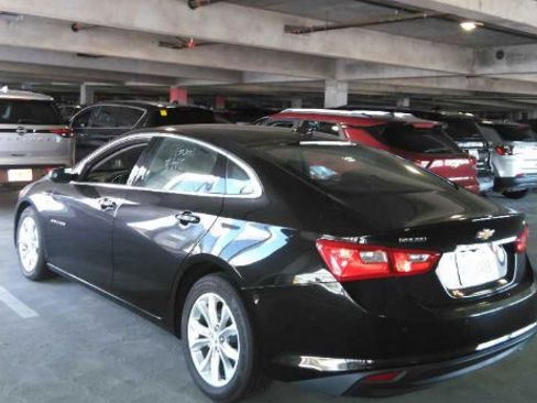 Used 2025 Chevrolet Malibu LT FWD image 2
