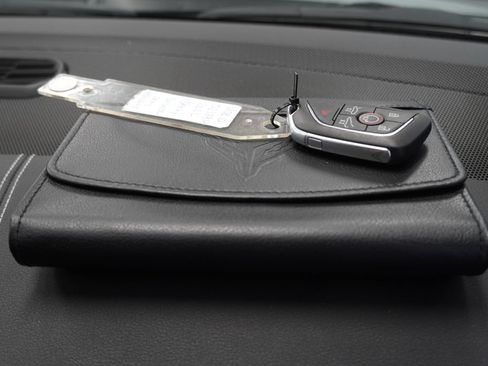Used 2022 Chevrolet Corvette Stingray Preferred Cpe w/ Battery Protection Package RWD image 33