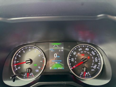 Used 2020 Toyota RAV4 XLE Premium image 19