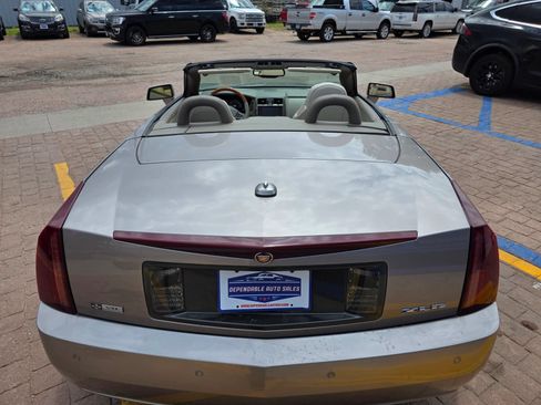 Used 2004 Cadillac XLR RWD image 20