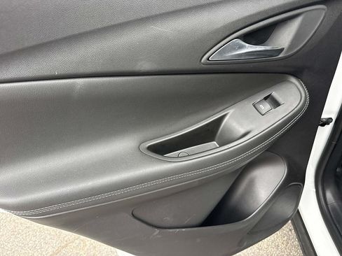Used 2025 Buick Encore GX Preferred FWD image 9