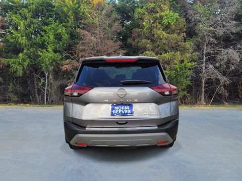 Used 2023 Nissan Rogue SV AWD/4WD image 18