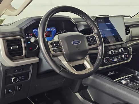 Used 2022 Ford Expedition Max XLT RWD image 16