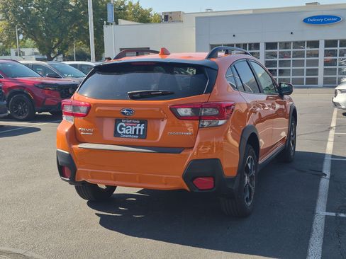 Used 2020 Subaru Crosstrek 2.0i Premium w/ Popular Package #2 AWD/4WD image 3