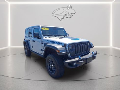 Used 2023 Jeep Wrangler Unlimited Rubicon 4xe w/ Steel Bumper Group AWD/4WD image 12