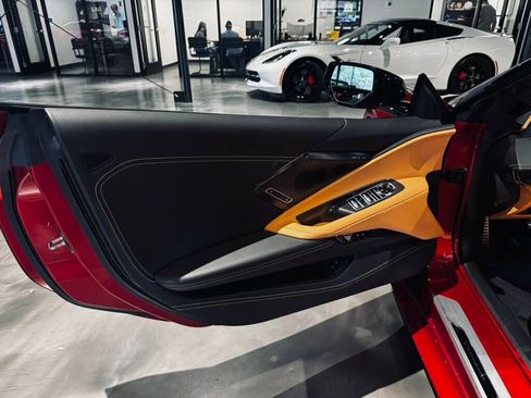 Used 2024 Chevrolet Corvette Stingray Premium Conv w/ Z51 Performance Package RWD image 9