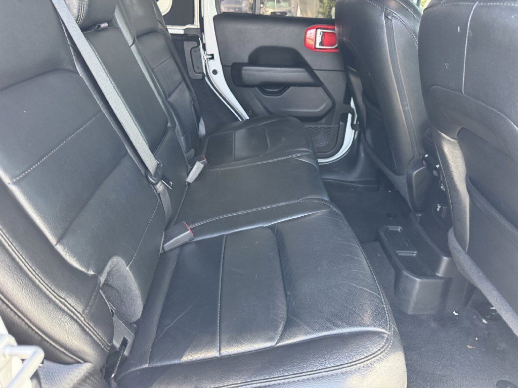 Used 2021 Jeep Wrangler Unlimited Sahara AWD/4WD image 12