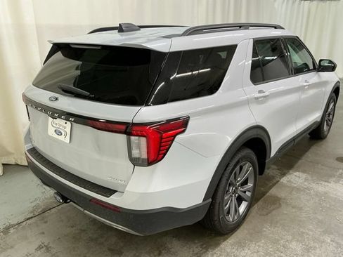 New 2026 Ford Explorer Active w/ Active Comfort Package AWD/4WD image 3