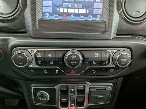 Used 2020 Jeep Wrangler Unlimited Sport image 23