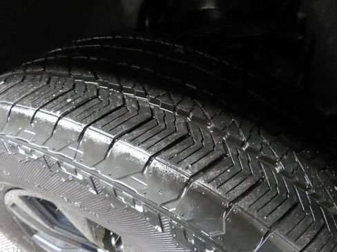 Used 2025 Ford F150 Lariat image 7